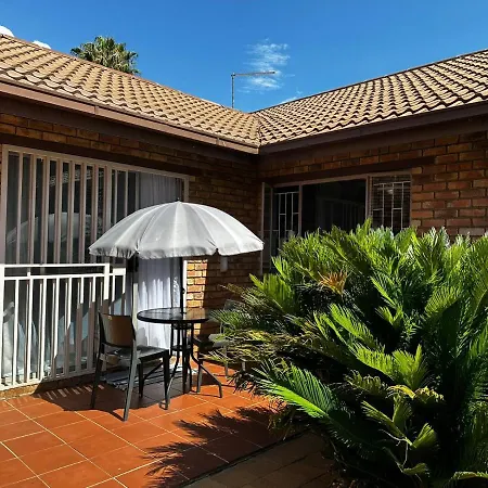 Acuvea Inn Kempton Park Exterior photo