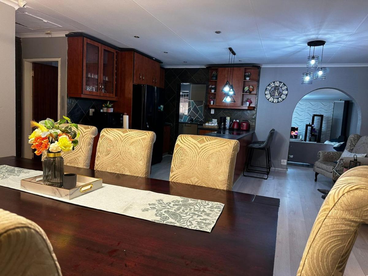 Acuvea Holiday home *