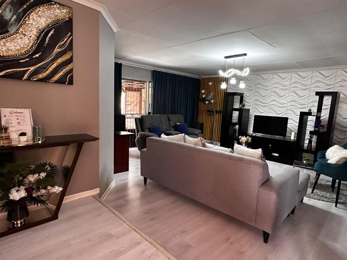 Holiday home Acuvea Kempton Park